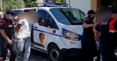 U KAP DUKE TRANSPORTUAR 5 EMIGRANTË TË PALIGJSHËM/ Arrestohet 21-vjeçari në Korçë
