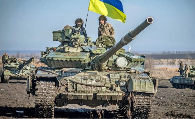 BOMBARDIMET RUSE/ Franca dërgon automjete të blinduara luftarake në Ukrainë