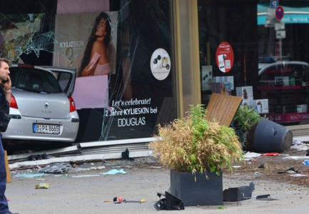 MAKINA FUTET NË MES TË TURMËS/ Një i vdekur dhe disa të plagosur. Çfarë po ndodh në Gjermani