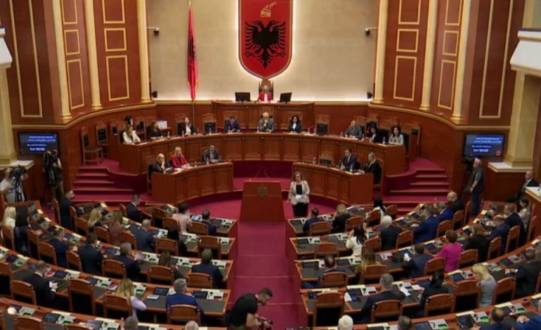 E ENJTJA MBLEDH DEPUTETETËT NË KUVEND/ Agron Shehaj interpelancë me Ramën