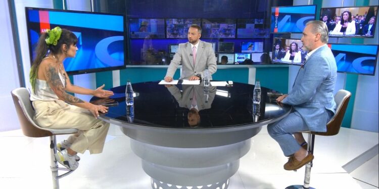 PËRPLASJA/ Seksologia Lekatari debat me pastorin: Nuk të lë që ta quash fetusin bebe, Kisha të mendojë për ato fëmijë që…