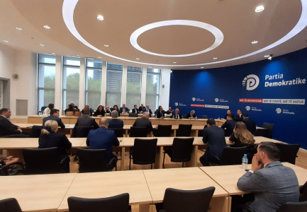 NESËR TAKIMI I PARË PËR REFORMËN TERRITORIALE/ Alibeaj mbledh grupin parlamentar të PD, ja deputetët që marrin pjesë