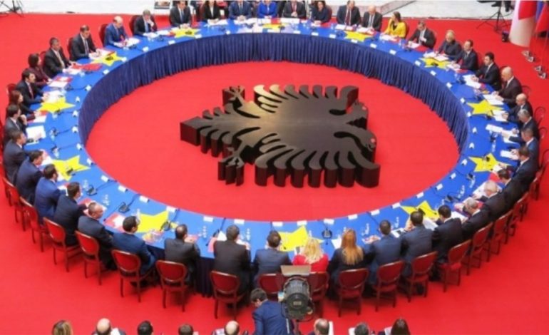 CAKTOHET DATA DHE VENDI/ Zhvillohet mbledhja e përbashkët e dy qeverive Shqipëri-Kosovë