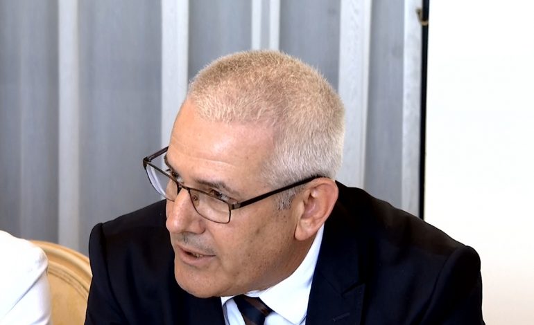 TË QESHURA NË MBLEDHJE/ Rama ironi me ministrin e Kosovës: Se kjo fjalia më fut ankthin. A mund t’ia kurseni qytetarit “mirëseardhjen” në kufi?