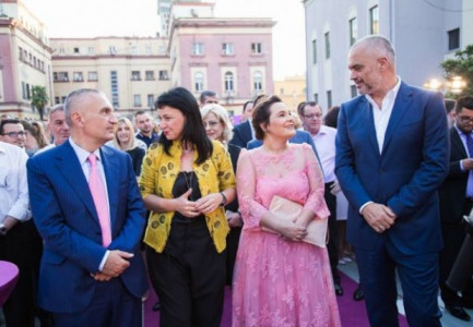 PS “ARMËPUSHIM” ME ISH ALEATIN E SAJ? Ftesë Kryemadhit për ditëlindjen e 31, shpërfillen demokratët
