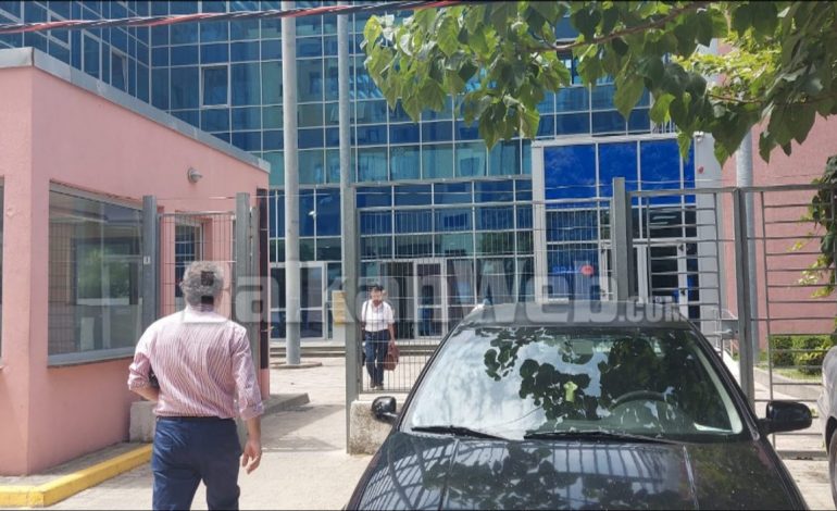 VIDEOLAJM/ Ish-kryebashkiaku i Dibrës, Muharrem Rama thirret në SPAK, mister arsyeja