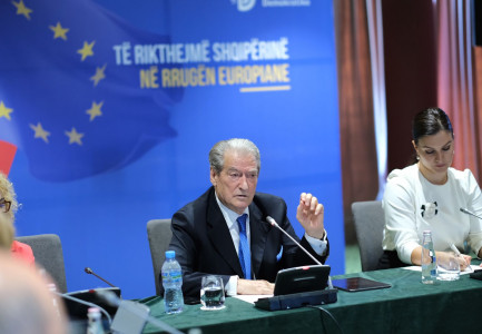 “JEMI GATI PËR DASMË…”/ Berisha sulmon Ramën për integrimin: Banalitet për propagandë…