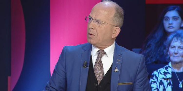BËN STUDIMIN E FUNDIT/ Sazan Guri: Hitleri ishte shqiptar! Niçja fliste veç për shqiptarët në veprat e tij