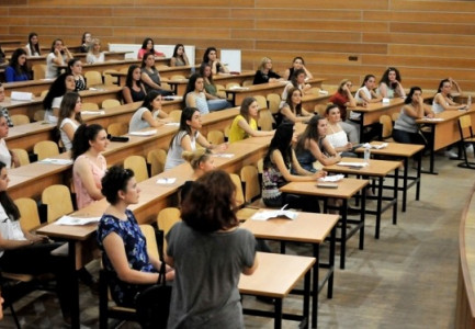 NIS SEZONI I PROVIMEVE PËR MATURANTËT/ Masa të shtuara për të mbrojtur tezën