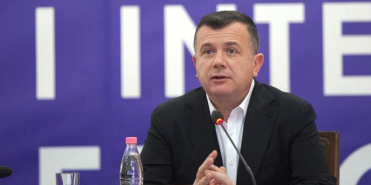 “DOVRANI OSE RUÇI KANDIDATË PËR PRESIDENT?” Balla: Në seancë do të çojmë vetëm një emër…
