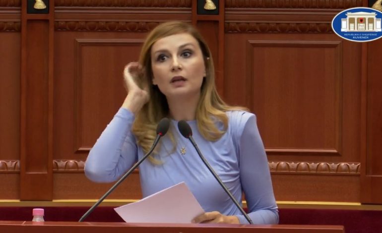 “TREGU ME ÇMIME TË ULËTA…”/ Tabaku: Ç’po ndodh sot me familje shqiptare? Masat që mori lideri…