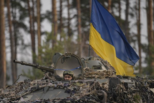 VAZHDON LUFTA/ Ukraina: Rusia fluturon raketën mbi një termocentral bërthamor