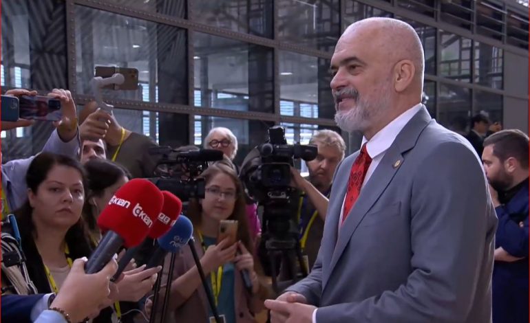 KË PO PARALAJMËRON RAMA NGA BRUKSELI? Kryeministri: Ne shqiptarët nuk jemi aq të mirë sa të dorëzohemi bukur! Kështu që…