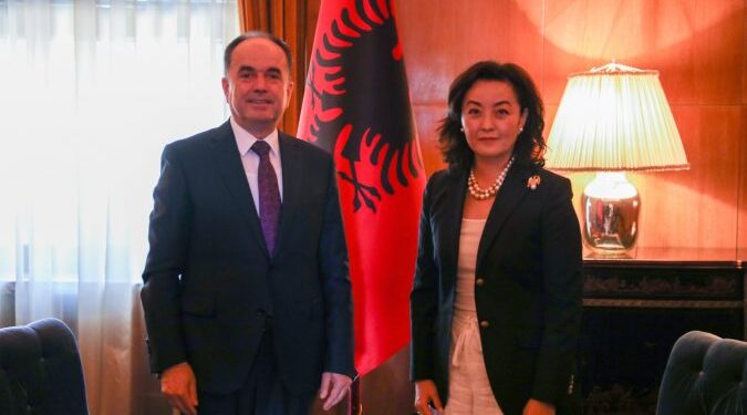 “DO KEMI SHUMË TAKIME”/ Kim me Presidentin Begaj: Mezi presim të nisim bashkëpunimin