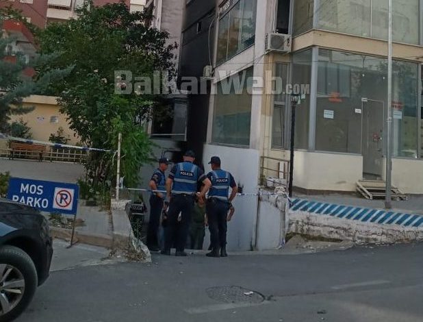 VËLLAI I BIZNESMENIT TË NJOHUR/ Kush ishte shënjestër e zjarrit në Astir, flaka iu vu mjetit të tij luksoz “Range Rover”