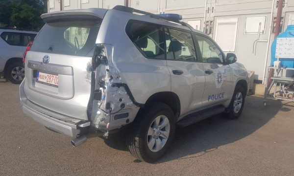 SULM NË VERI TË KOSOVËS/ Kamioni merr përpara makinën e Policisë, pesë efektivë të plagosur