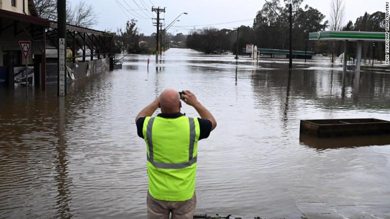 AUSTRALI/ Mijëra njerëz urdhërohen të evakuuohen nga Sidney për shkak të shirave të furishëm dhe përmbytjeve