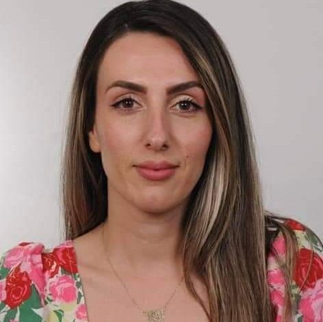 “MË KA HUMBUR GRUAJA”/ Kush është nëna e 2 vajzave që prej tre ditësh rezulton e zhdukur (FOTO)