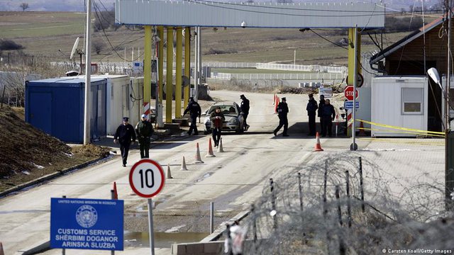 TENSIONET/ Çfarë po ndodh në veri të Kosovës? Nga bllokada serbe tek mbyllja e pikëkalimeve kufitare