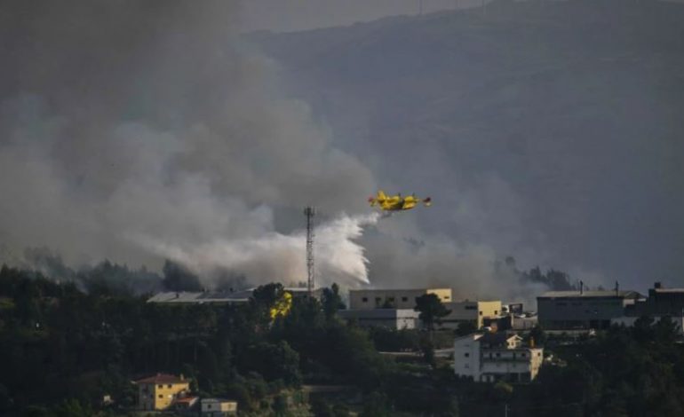 TRAGJIKE NË PORTUGALI/ Në tentativë për shuarjen e flakëve, rrëzohet avioni zjarrfikës, vdes piloti
