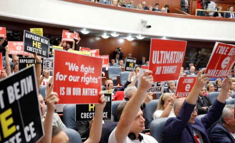 MAQEDONI E VERIUT/ Kuvendi miraton propozimin francez, “dritë jeshile” rrugës drejt BE
