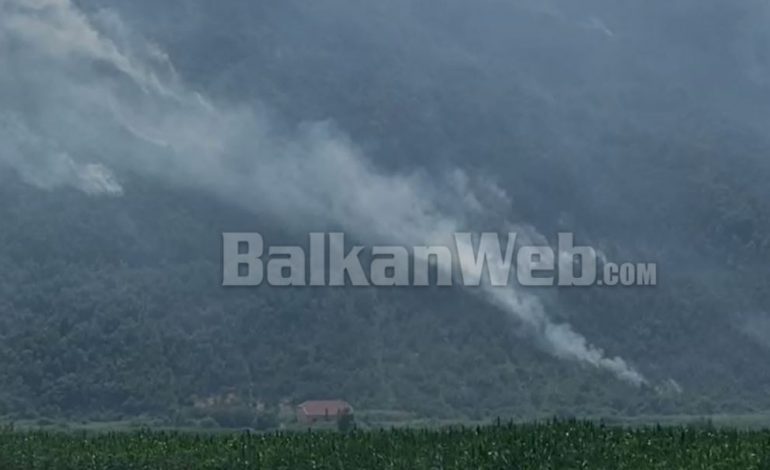 ZJARR I MADH NË LEZHË/ E vështirë ndërhyrja e zjarrfikëses, rrezikohen dy banesa