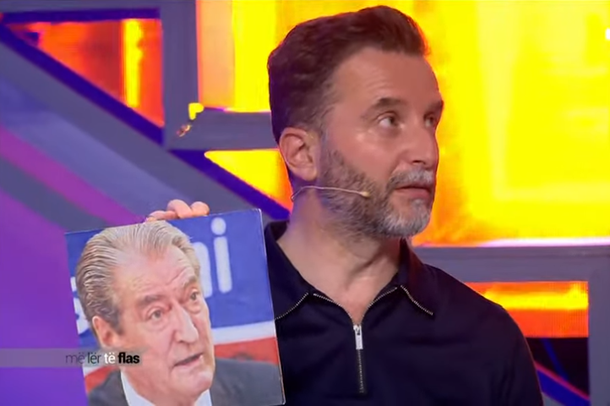 “AI ËSHTË NË GJUMË…”/ Erion Braçe thotë troç emrin e politikanit që duhet të jetë pas hekurave