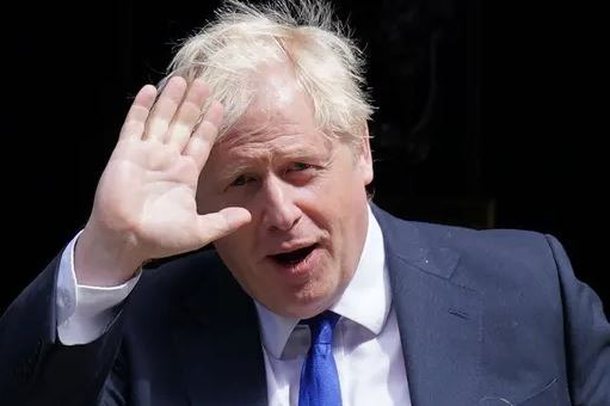 DHA DORËHEQJEN SI KRYEMINISTËR/ Ja çfarë e pret tani Boris Johnson, plani i zyrtarëve britanike është që…