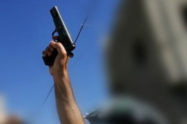 TË SHTËNA ME ARMË NË VLORË/ Policia “blindon” zonën, identifikohet autori