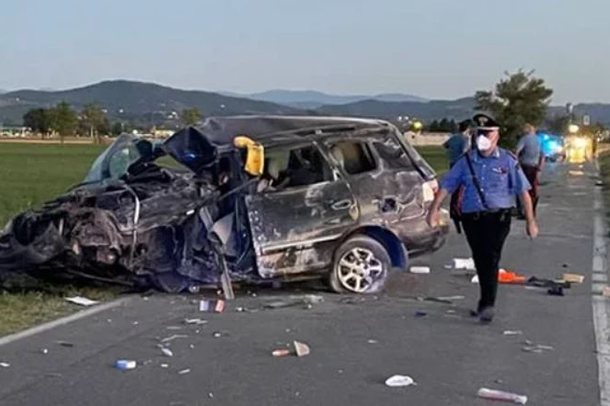 TRAGJIKE/ U hodh nga makina për t’i shpëtuar përplasjes me pemën, ndërron jetë shqiptari në Itali