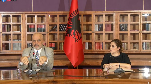 REPLIKAT/ “A e takove burrin biznesmen? Rama fut në “RIEDUKIM” një tjetër gazetar, acarohet nga pyetja
