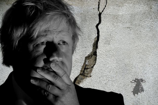 “TËRMET” NË QEVERINË E JOHNSON/ 30 dorëheqje brenda 24 orësh