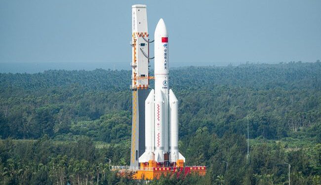 RAKETA MË E FUQISHME KINEZE/ E gatshme për mision me ngarkesë të rëndë drejt stacionit hapësinor