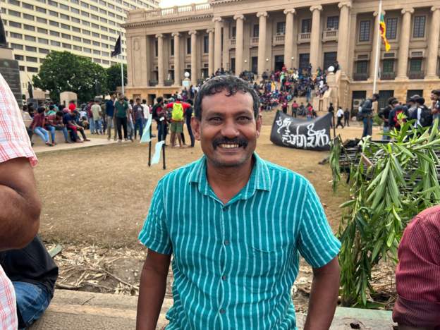PRESIDENTI U ARRATIS/ Protestuesit në Sri Lanka: Vendin e ka në burg, duam paratë tona
