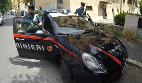 E PËSON KEQ SHQIPTARI NË ITALI/ Policia i gjen 2 kg “të bardhë” dhe 10 mijë euro
