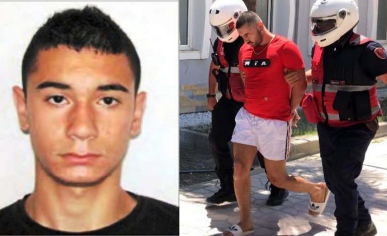 ME SHAPKA DHE PANTALLONA TË SHKURTRA/ Ky është 27-vjeçari i dënuar me 35 vite burg, i arrestuar në Vlorë