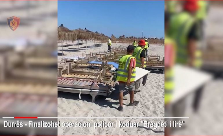 POLICIA AKSION NË DURRËS PËR LIRIMIN E HAPSIRAVE PUBLIKE/ Sekuestron 400 komplete me çadra dhe shezlongë