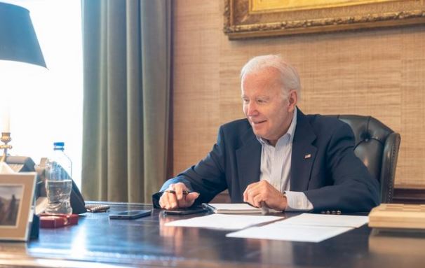 “GJITHÇKA DO SHKOJË MIRË”/ Biden reagon pas infektimit me Covid-19: Po përjetoj simptoma të lehta falë vaksinave