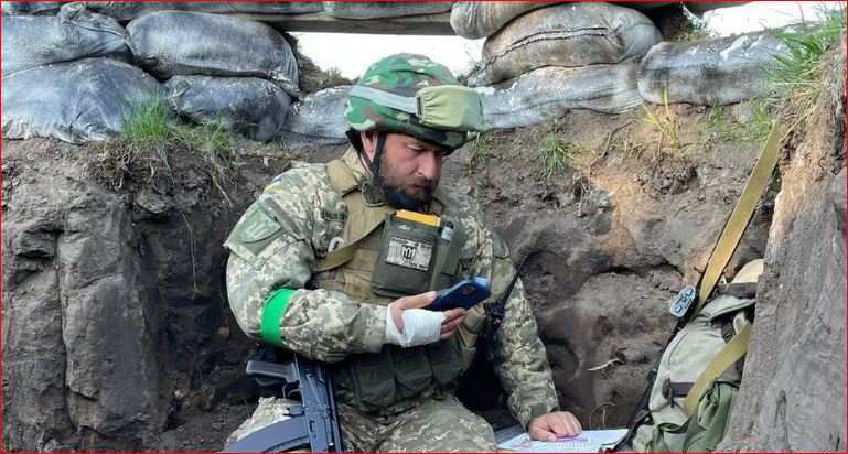 KUR LUFTA NUK NDALON DOT ETJEN PËR DIJE/ BBC sjell rrëfimet e pedagogëve ukrainas të cilët japin mësim nga llogoret