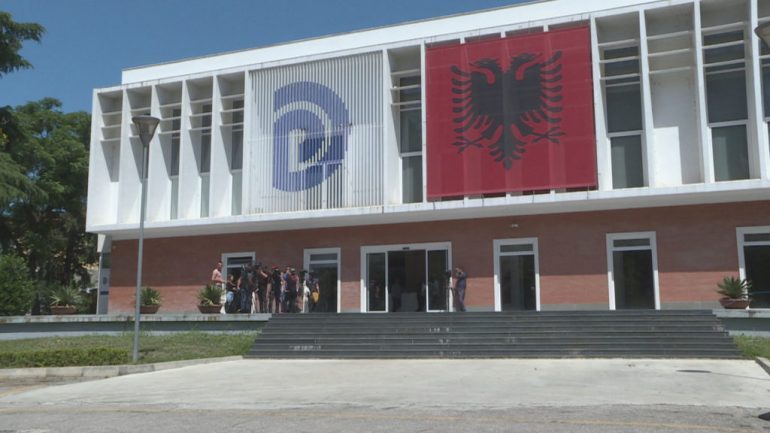 PRESIDENTI I RI/ PD: Sot në Shqipëri rivendoset monizmi i plotë! 24 korriku, ditë fatkeqësie