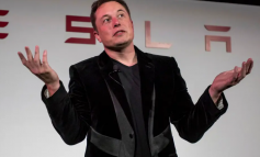 U LIDH ME GRUAN E TIJ/ Elon Musk i kërkoi falje në gjunjë bashkëthemeluesit të ‘Google’, lajmi bën xhiro në rrjet
