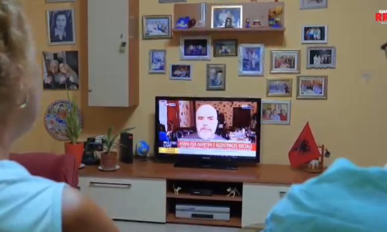 PD PUBLIKON SPOTIN ZYRTAR TË 7 KORRIKUT/ Apel kundër apatisë: Mos thuaj “ç’më duhet mua?!” (VIDEO)