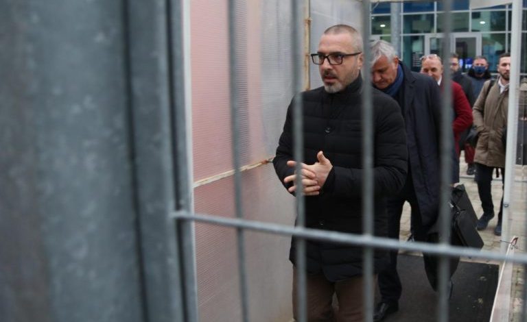 E FUNDIT/ Ish-ministri Tahiri prej muajsh në burgun e Fierit, transferohet drejt Lushnjës