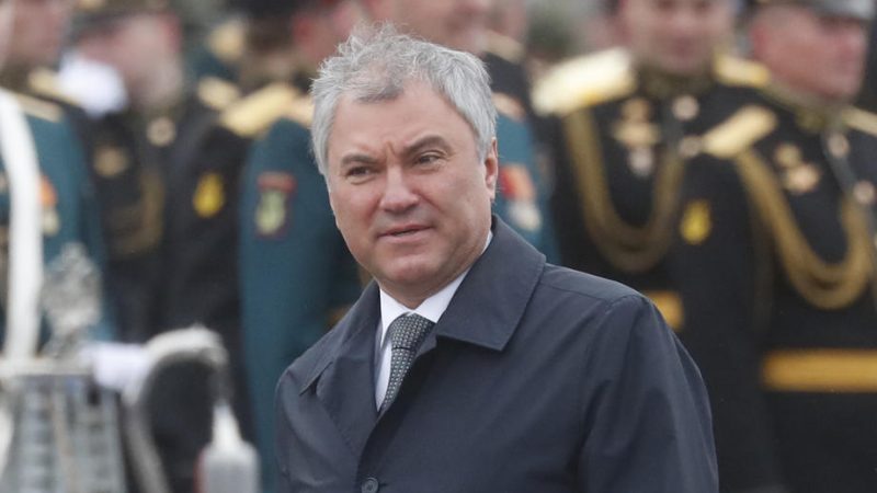 LUFTA NUK KA TË NDALUR/ Kryeparlamentari rus akuzon Ukrainën se është bërë një “shtet terrorist”