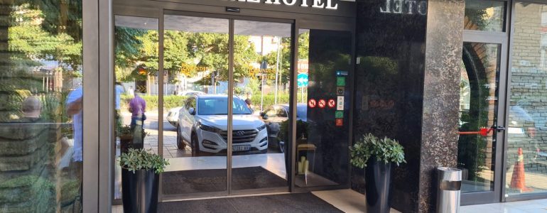 PARTI E RE?! Nuk i janë bashkuar Berishës, 15 deputetë të PD mblidhen në një TAKIM (EMRAT)