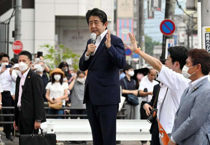 PROFILI/ U vra në një atentat me armë zjarri, kush ishte Shinzo Abe, kryeministri më jetëgjatë i Japonisë