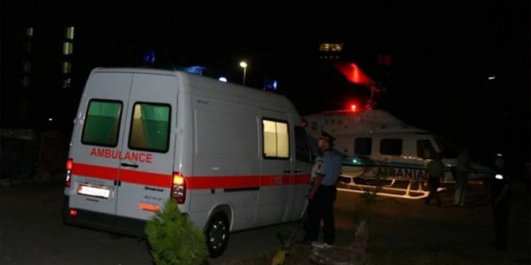 E RËNDË/ 10-vjeçari nga Korça goditet nga një kalë, niset në gjendje të rëndë drejt Tiranës