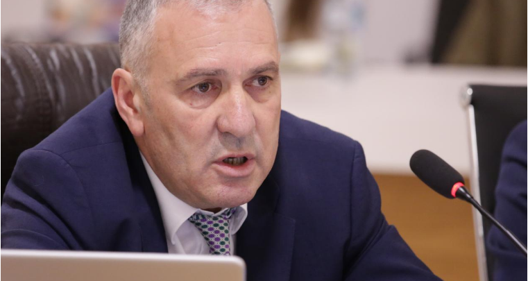 “DO TË FUS BOMBËN DHE…”/ Kërcënoi kreun e SPAK, Prokuroria pushon hetimet për 24-vjeçarin: Kishte…