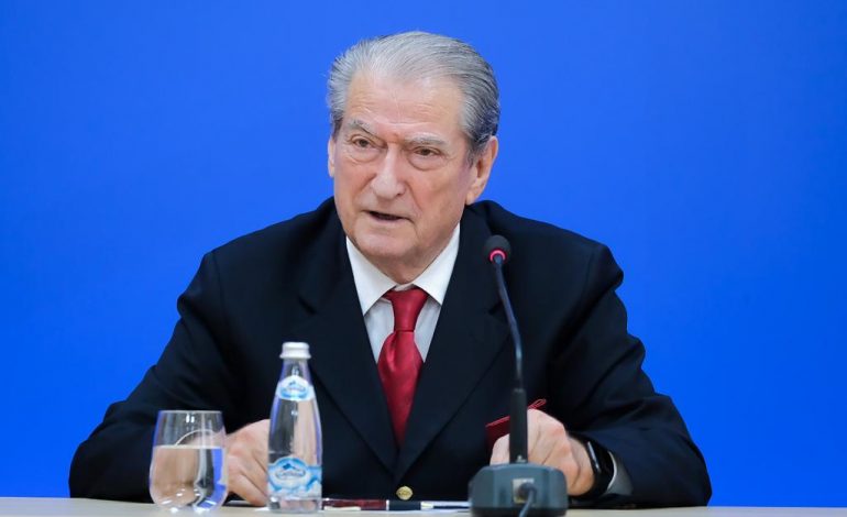 DICK MART/ Berisha: I fabrikuar nga Shërbimet serbe, ashtu si akuzat ndaj UÇK-së. Millosheviçi në Hagë…