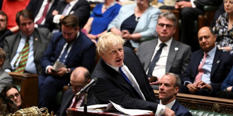 BIE QEVERIA E BORIS JOHNSON/ Kryeministri britanik pranon të japë dorëheqjen nga partia